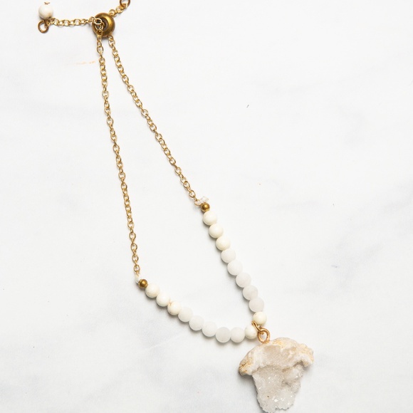 White Jade Bracelet with Crystal Quartz Charm - Picture 7 of 8